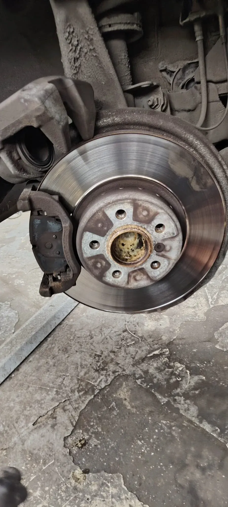 2019 BMW 520d M Sport Brake Disc and Pad Replacement in Walsall